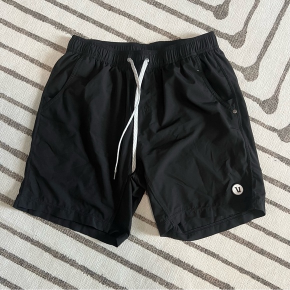 Vuori Men's Kore Shorts in Medium - Picture 2 of 6